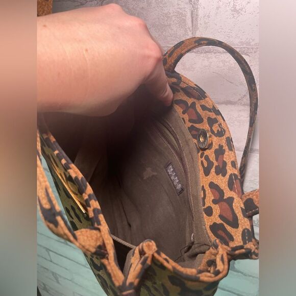Vintage 90’s Nine West Cheetah Print Shoulder Bag Medium Sized Gold Hardware - Picture 8 of 9
